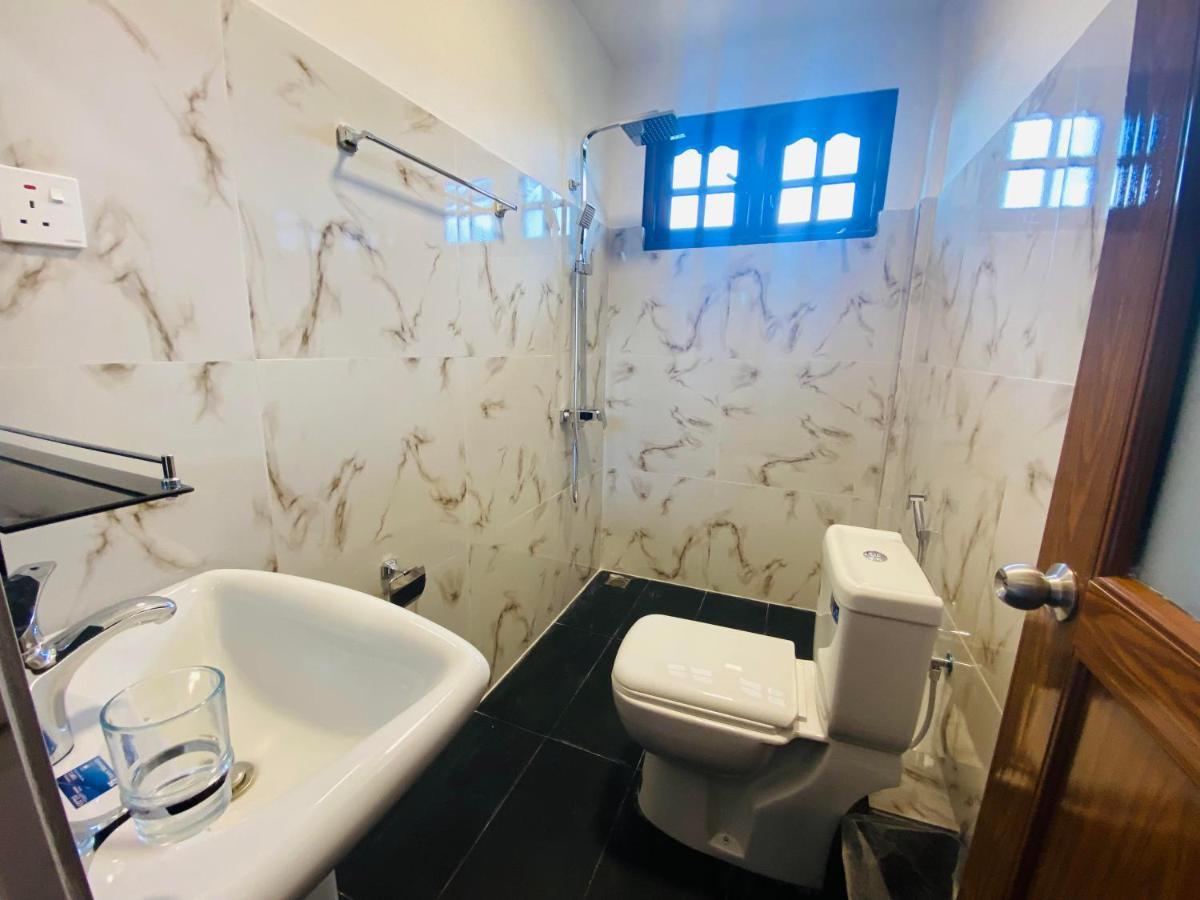 Travellers Nest Inn Нувара-Елія Екстер'єр фото