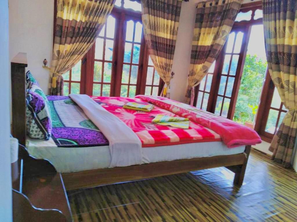 Travellers Nest Inn Нувара-Елія Екстер'єр фото