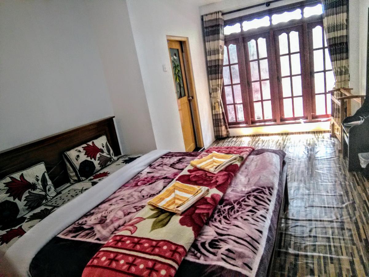 Travellers Nest Inn Нувара-Елія Екстер'єр фото